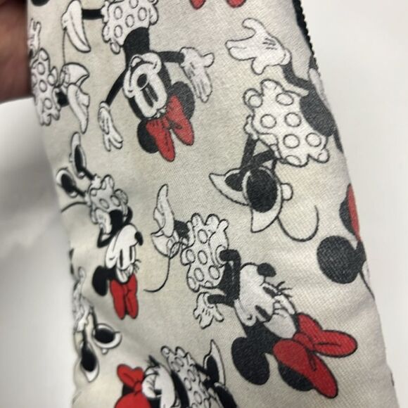 Disney Minnie Mouse Set of Two Kitchen Cotton Towels and Oven Mitt - Picture 8 of 16